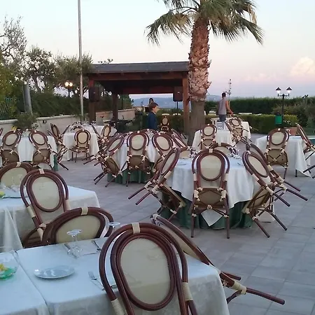 Hotel Il Grottino Di Cirillo Giovanna E C Sas Fragneto Monforte